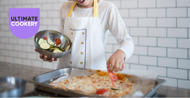 Child making pizza